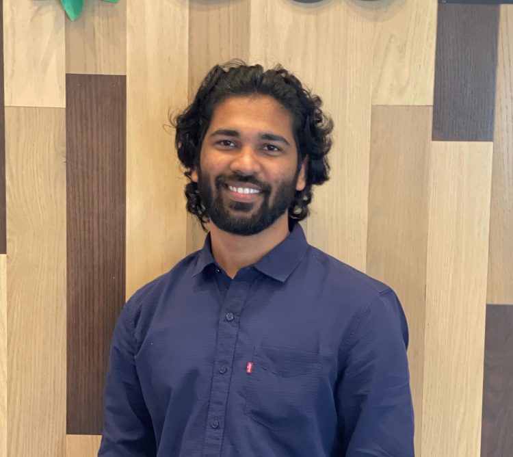 Vivek Manjalavil